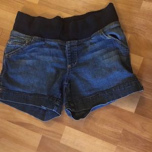 Cute jean shorts by Duo Maternity